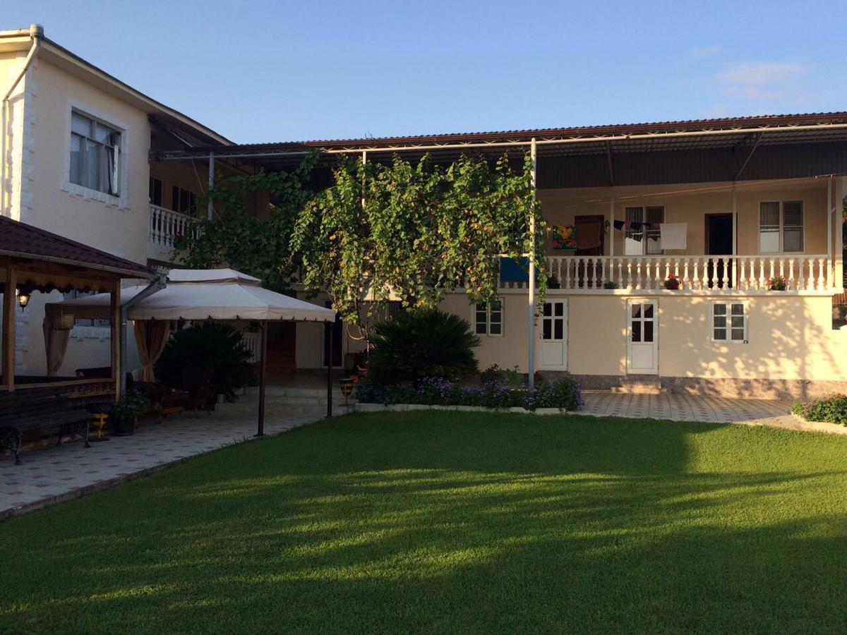 Guest House Liel Sukhumi Esterno foto