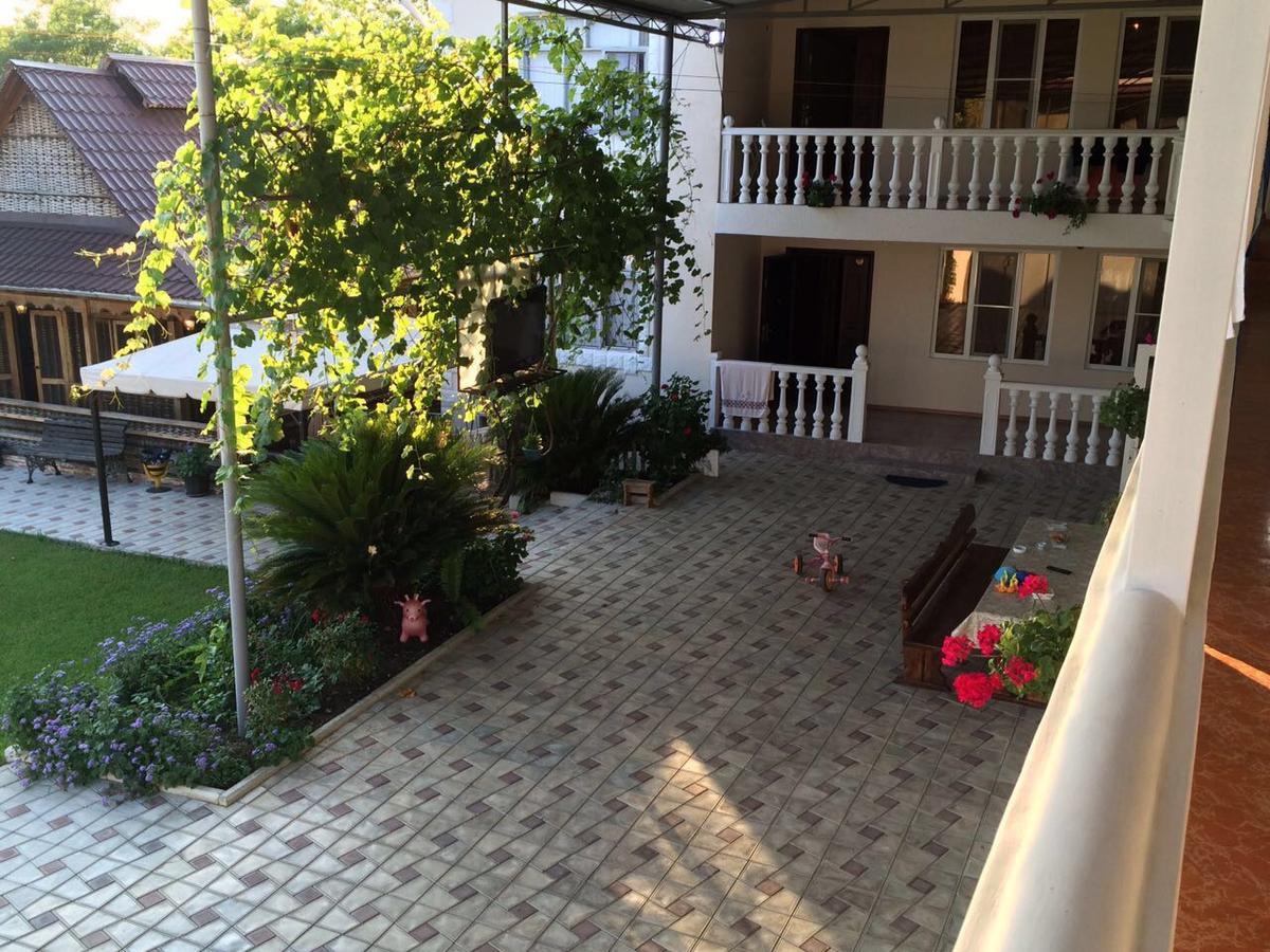 Guest House Liel Sukhumi Esterno foto